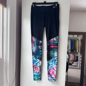NWOT | FILA MIDRISE GRAPHIC COLOR BLOCK LIVE IN MOTION TRAIN YOGA RUN LEGGINGS